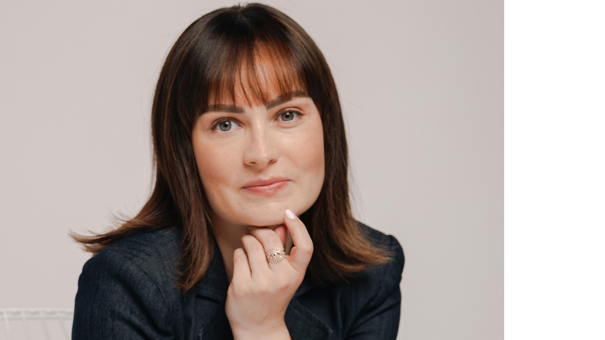 Molly Burke headshot